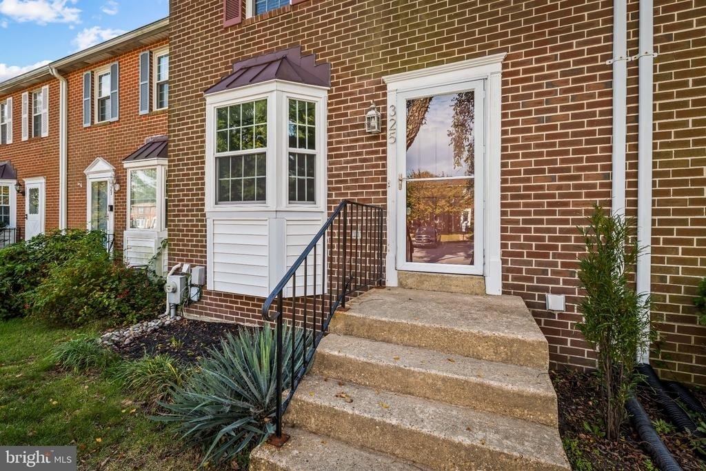 325 Rambling Ridge Court - Photo 1