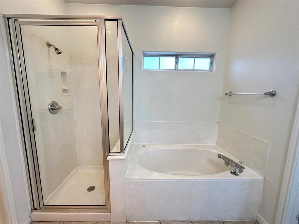 606 E 54th St - Photo 10