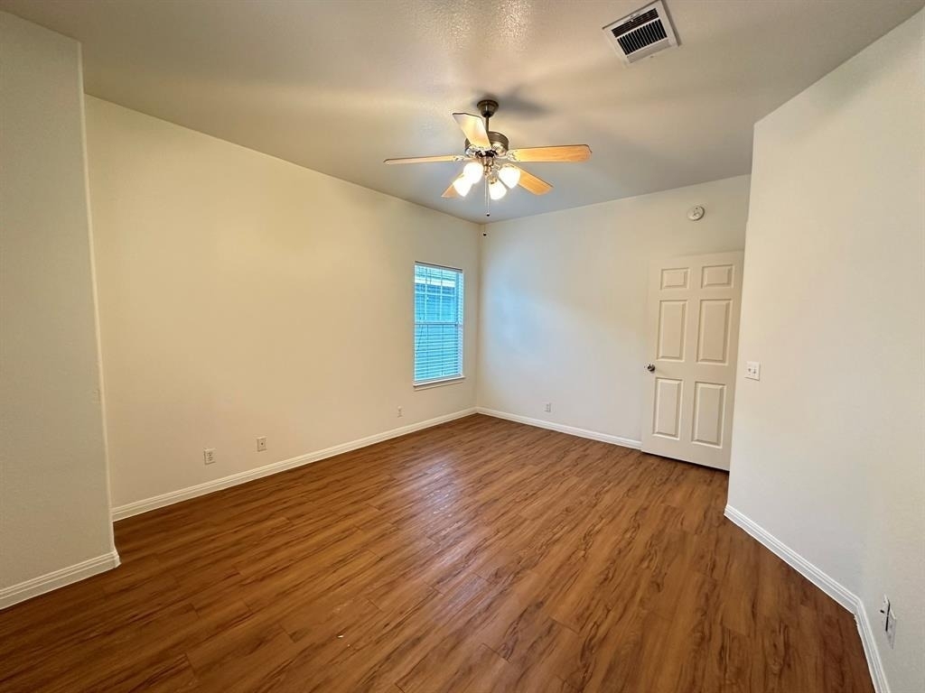 606 E 54th St - Photo 8