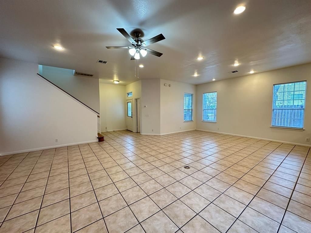 606 E 54th St - Photo 6