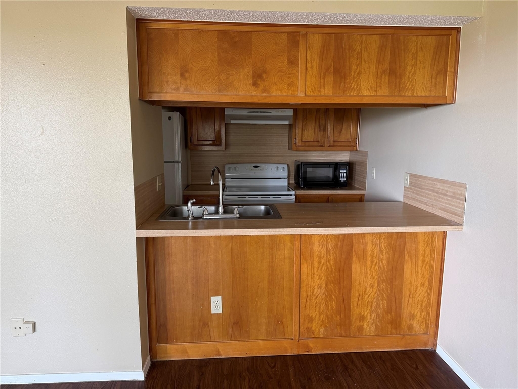 20802 Bonanza St - Photo 3