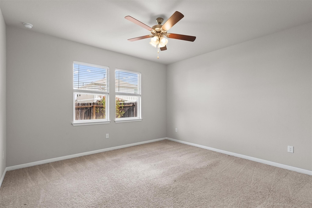 6400 Rafferty Ln - Photo 12