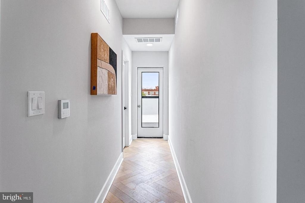 1516 East Capitol Street Ne - Photo 32