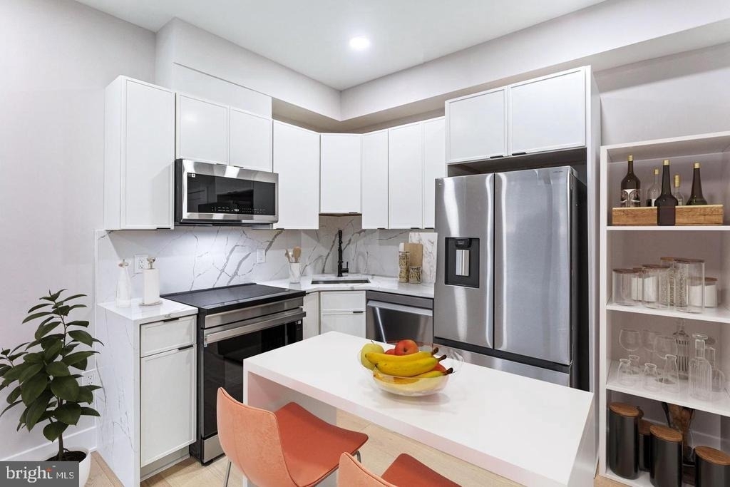 1516 East Capitol Street Ne - Photo 1