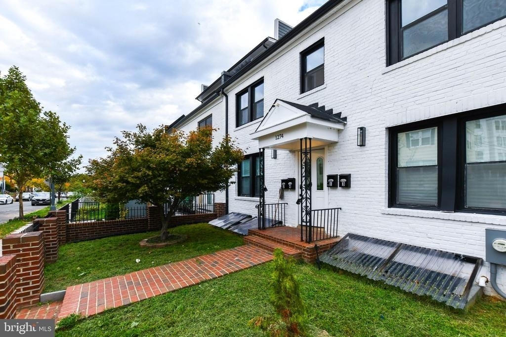 1274 Meigs Place Ne - Photo 1