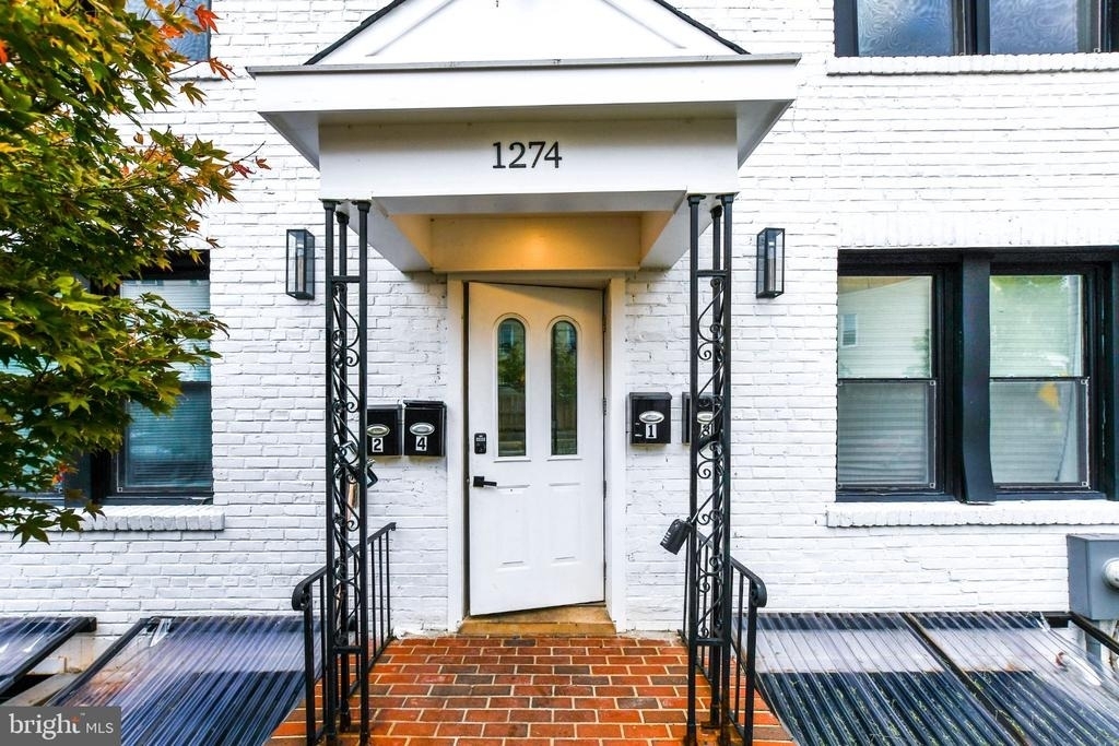 1274 Meigs Place Ne - Photo 2