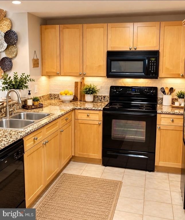 777 7th Nw - Photo 2
