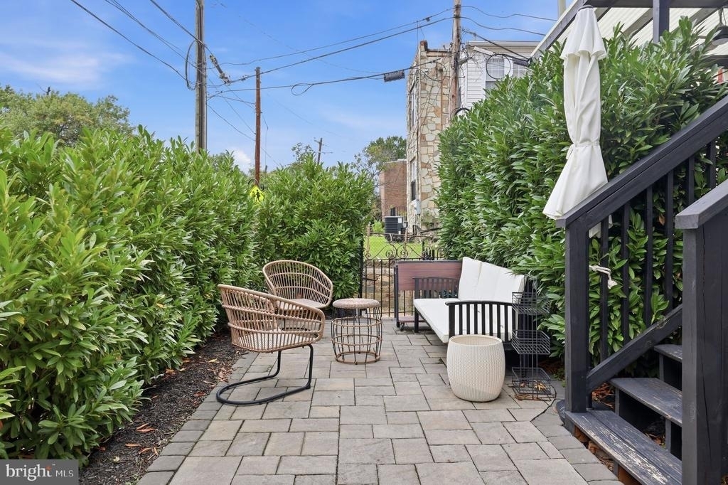 200 Cromwell Terrace Ne - Photo 2
