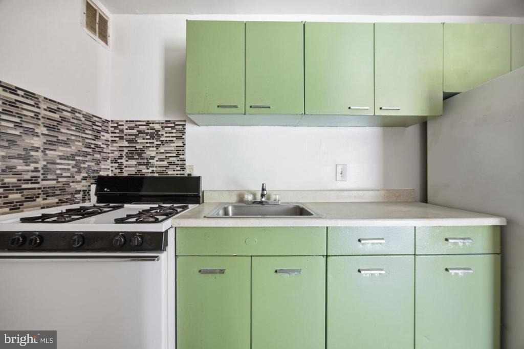 1303 Congress Street Se - Photo 13