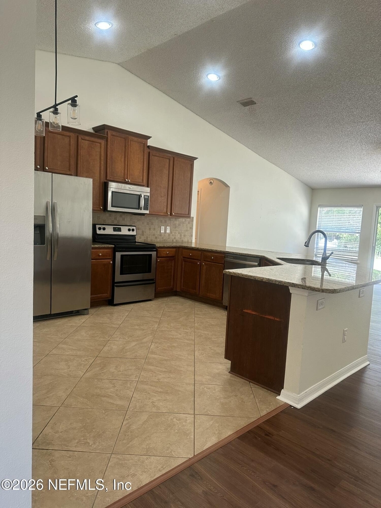 13735 Devan Lee Drive E - Photo 3