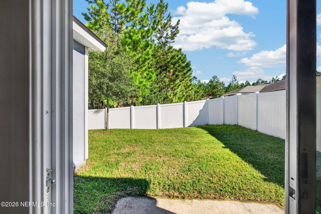 15667 Strawberry Roan Court - Photo 33