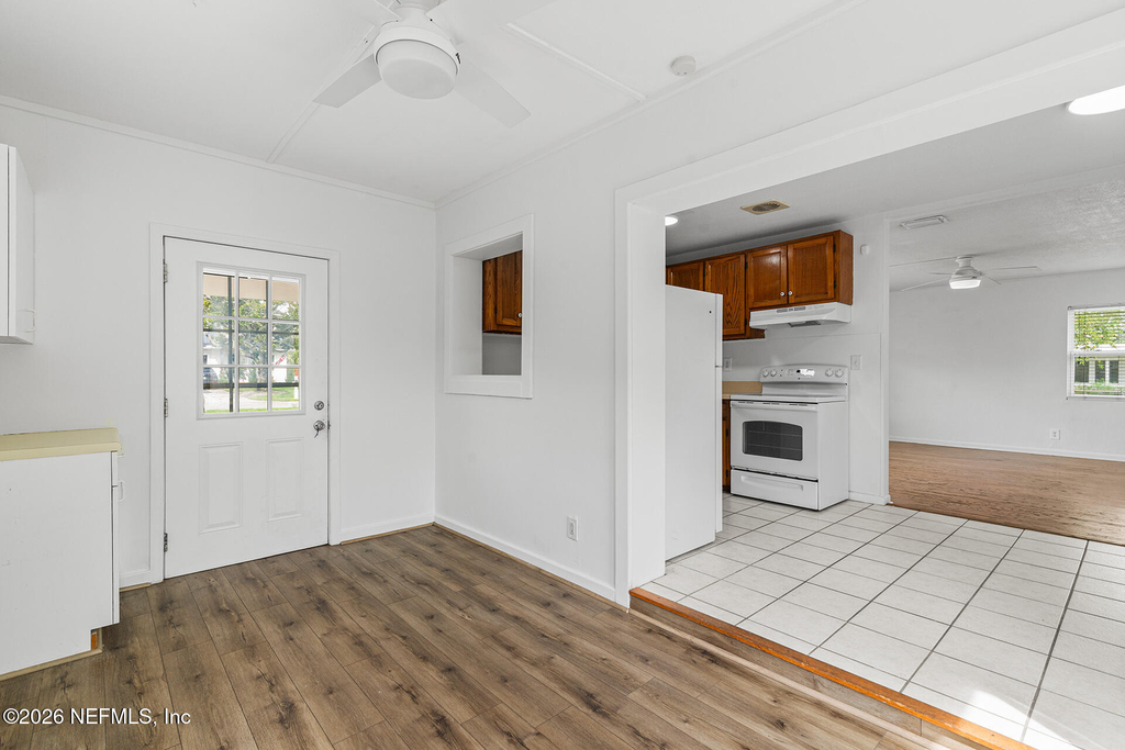 802 4th Avenue N - Photo 12