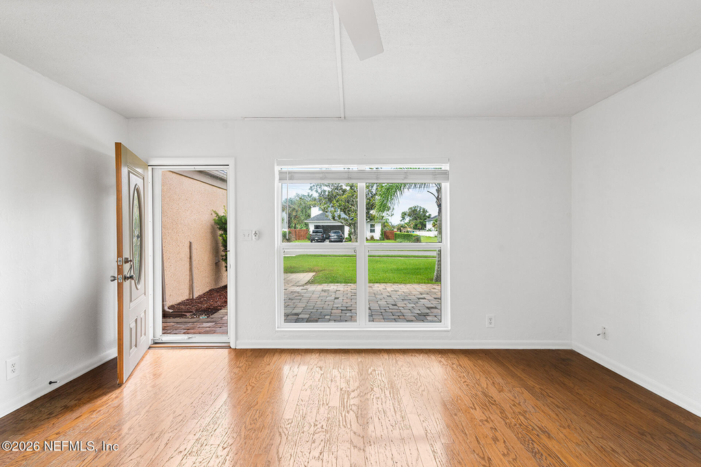 802 4th Avenue N - Photo 7