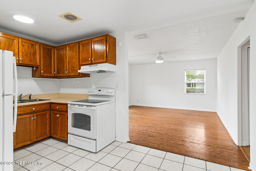 802 4th Avenue N - Photo 2