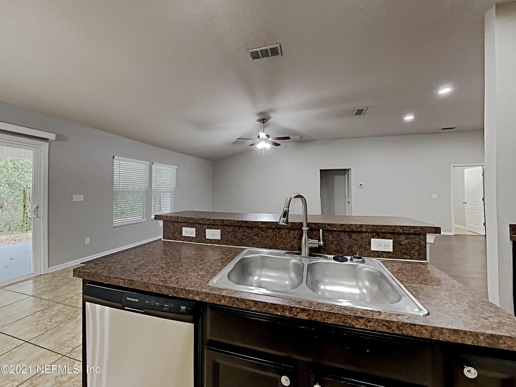 6449 Rolling Tree Street - Photo 5
