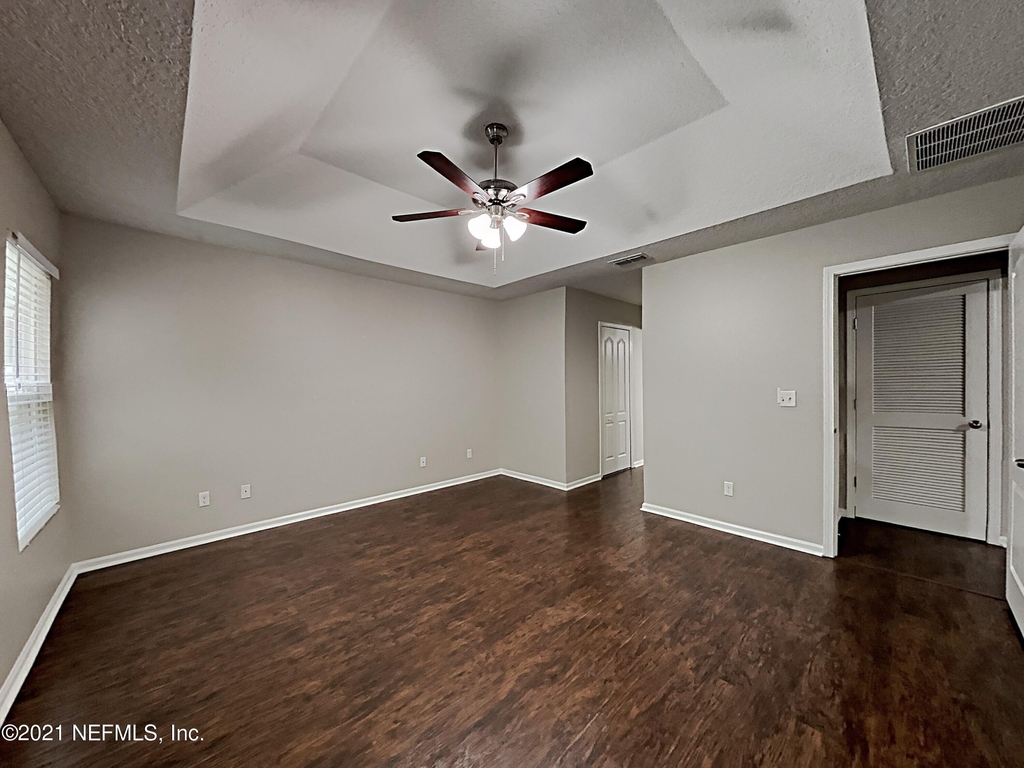 6449 Rolling Tree Street - Photo 9