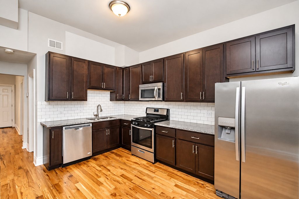 2747 W Augusta Boulevard - Photo 1