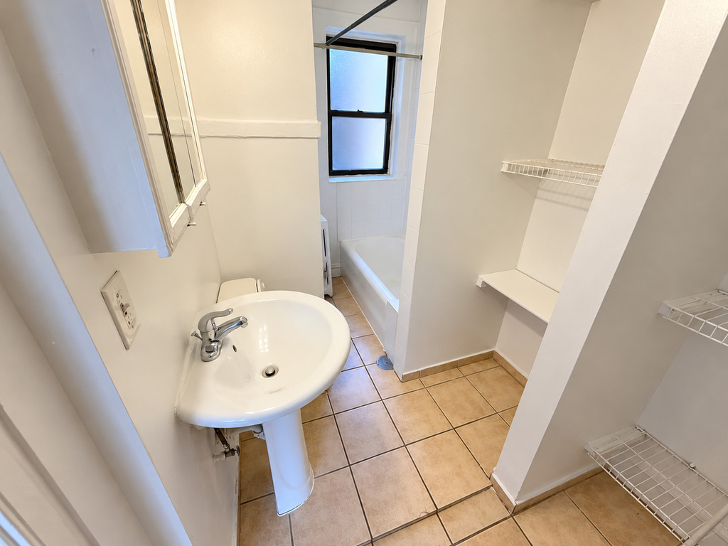 1135 W Lunt Avenue - Photo 3