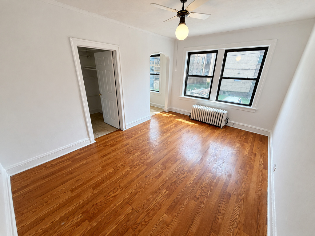 1135 W Lunt Avenue - Photo 1