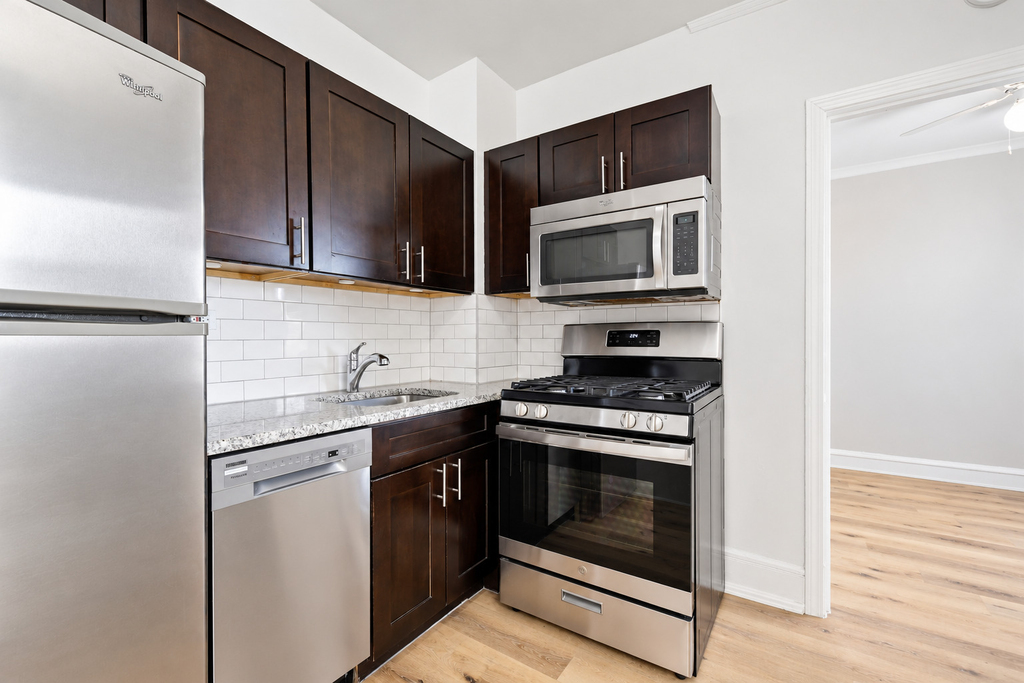 6748 N Ashland Avenue - Photo 1