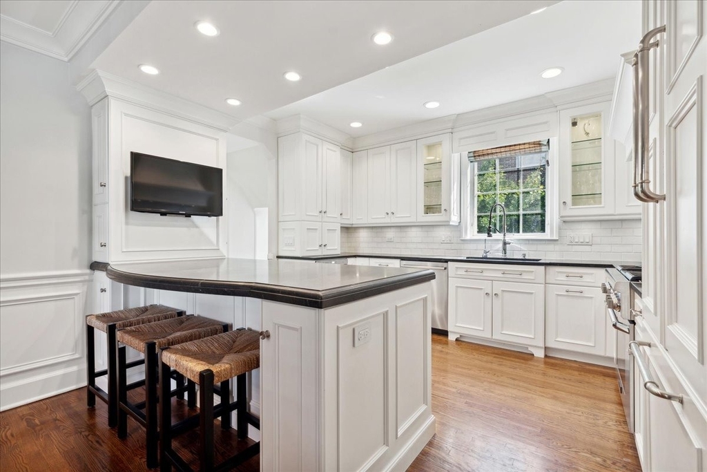 1094 Pine Street - Photo 3