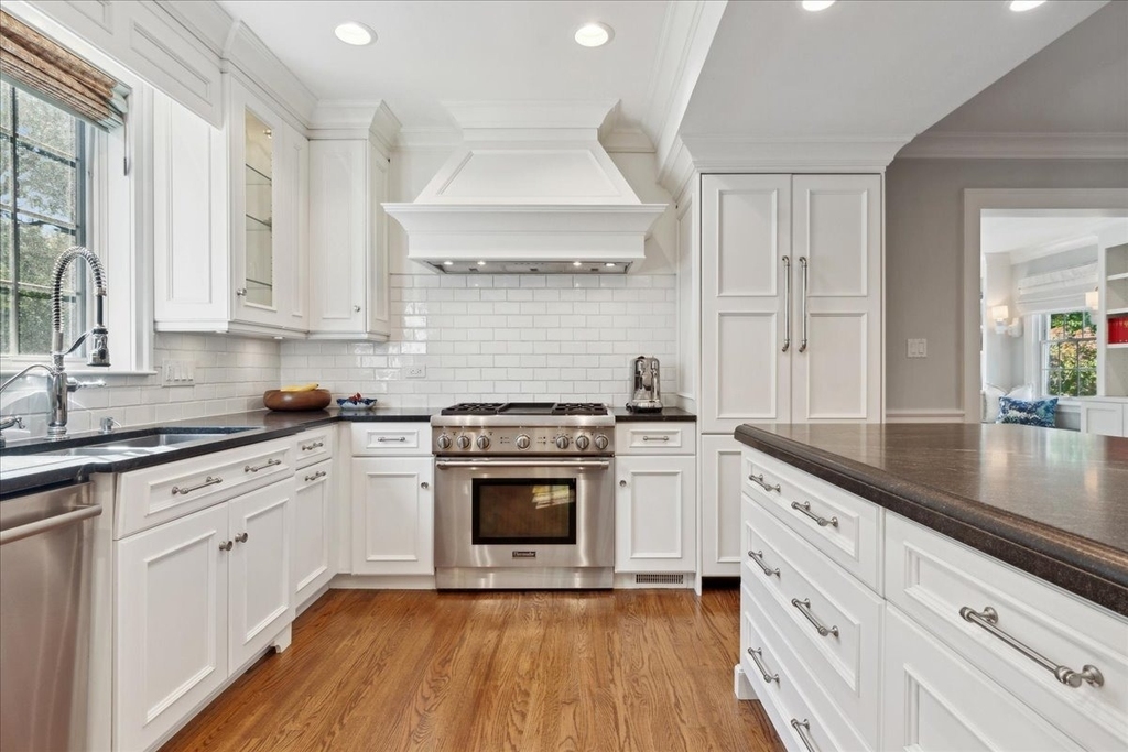 1094 Pine Street - Photo 4