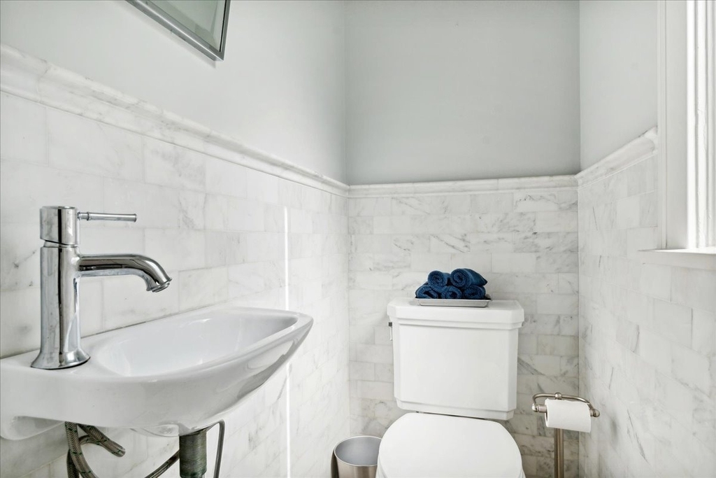 1094 Pine Street - Photo 10