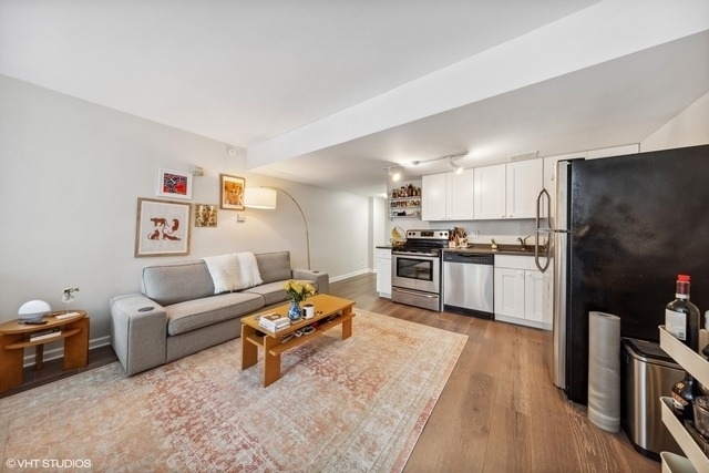 2400 N Lakeview Avenue - Photo 4
