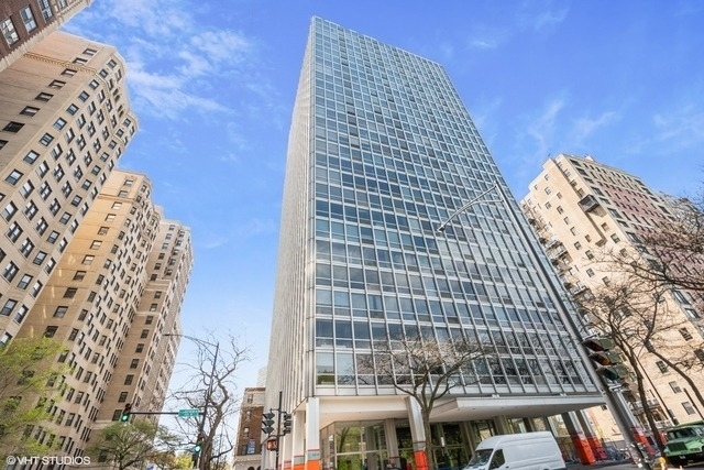 2400 N Lakeview Avenue - Photo 0