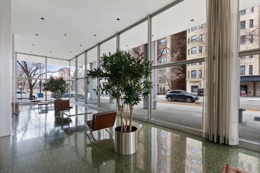 2400 N Lakeview Avenue - Photo 12