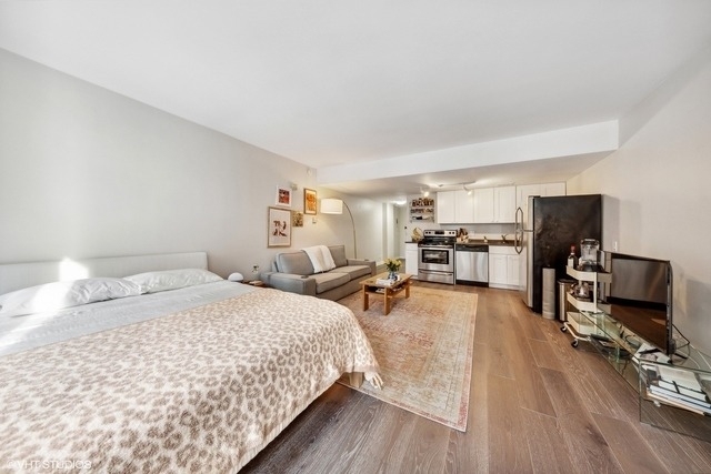 2400 N Lakeview Avenue - Photo 6