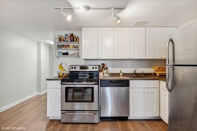 2400 N Lakeview Avenue - Photo 5