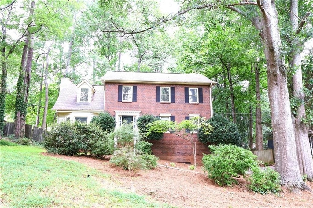 185 White Pines Drive - Photo 0