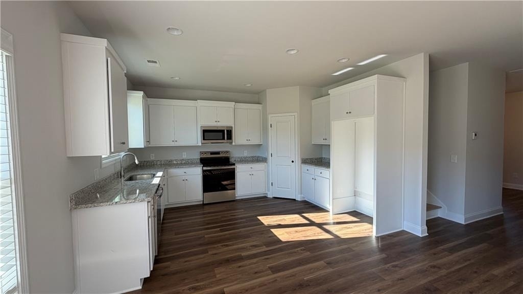 204 Strawberry Lane - Photo 11
