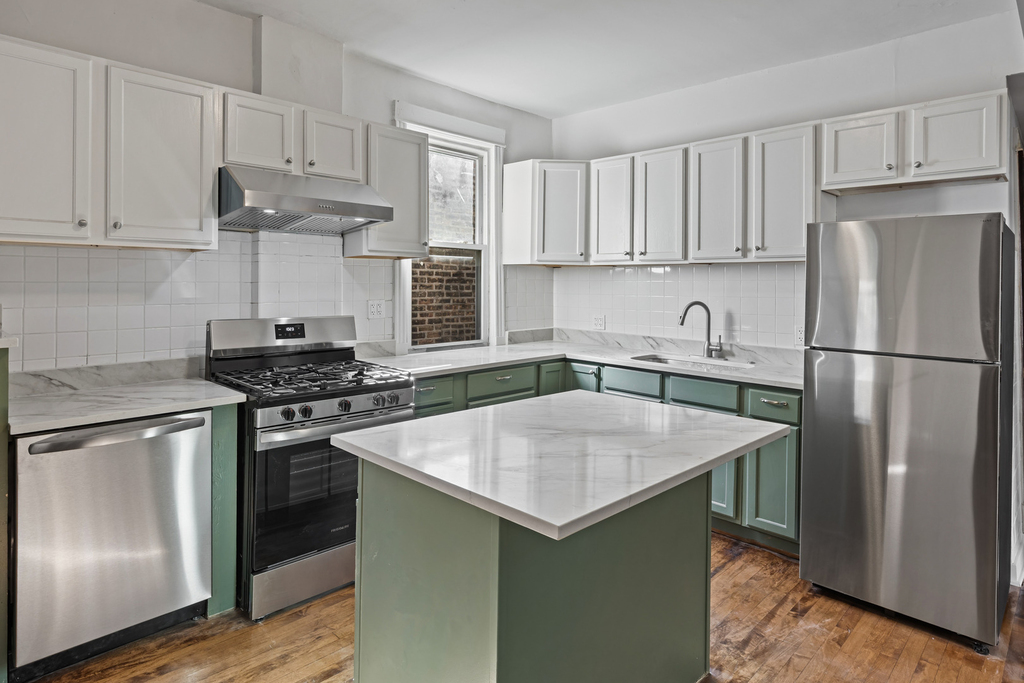 3122 W Fullerton Street - Photo 8