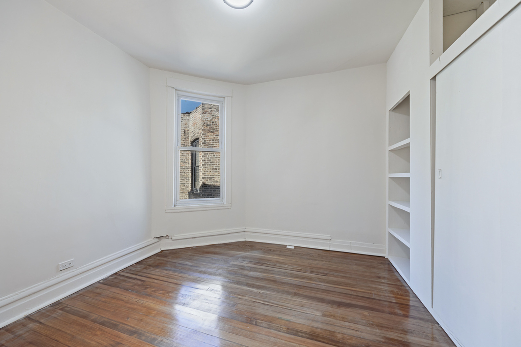 3122 W Fullerton Street - Photo 12