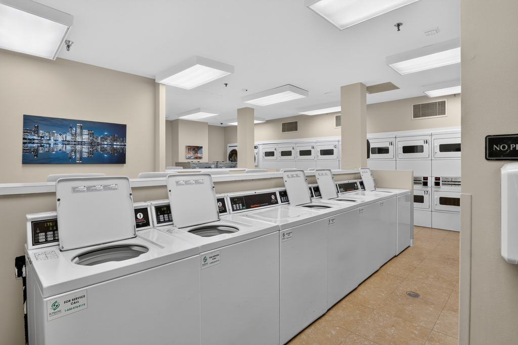 401 E Ontario Street - Photo 60