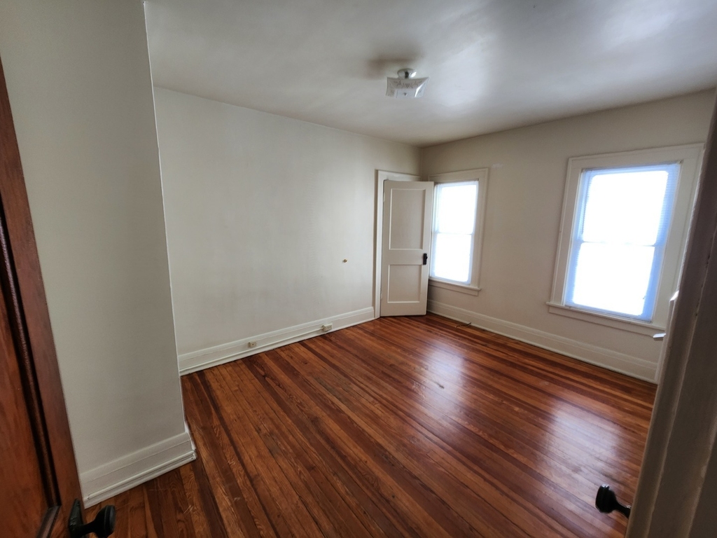 680 S Chicago Avenue - Photo 6
