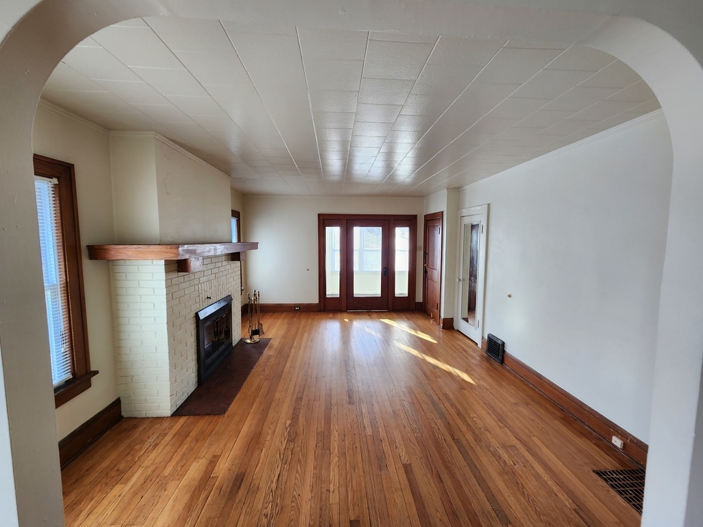 680 S Chicago Avenue - Photo 3