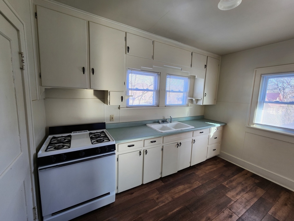 680 S Chicago Avenue - Photo 1