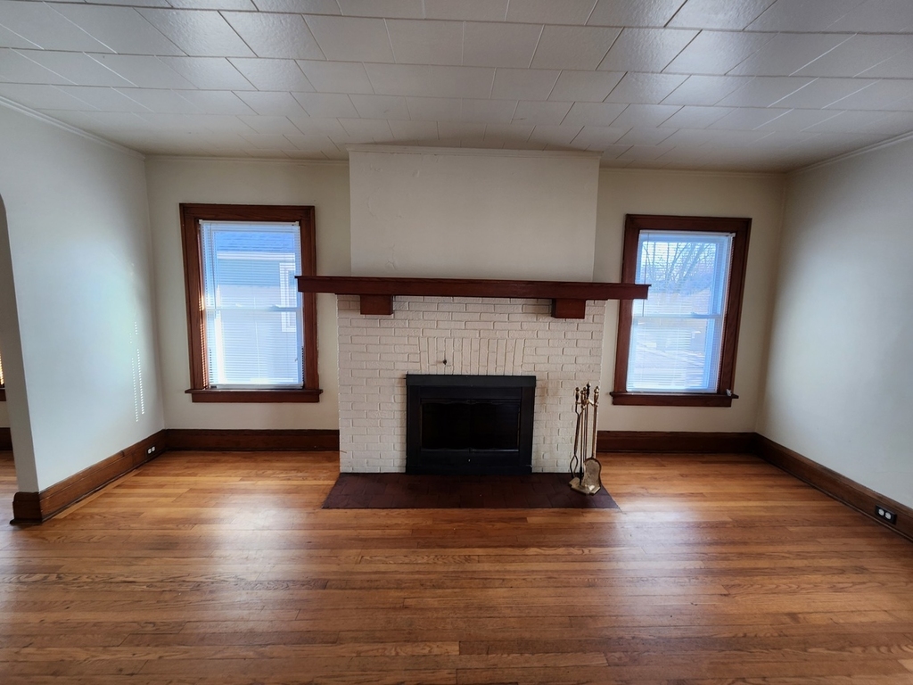 680 S Chicago Avenue - Photo 2