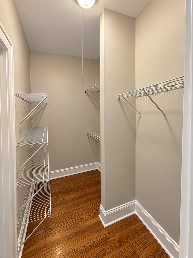 823 W Buena Avenue - Photo 10