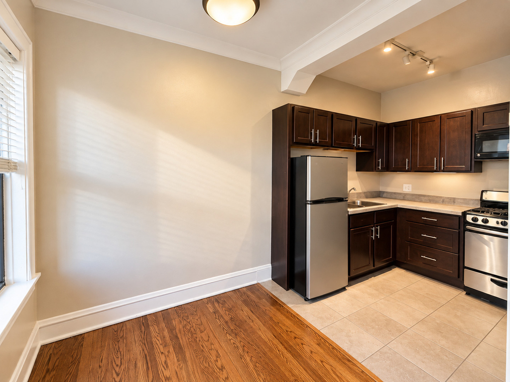 823 W Buena Avenue - Photo 6