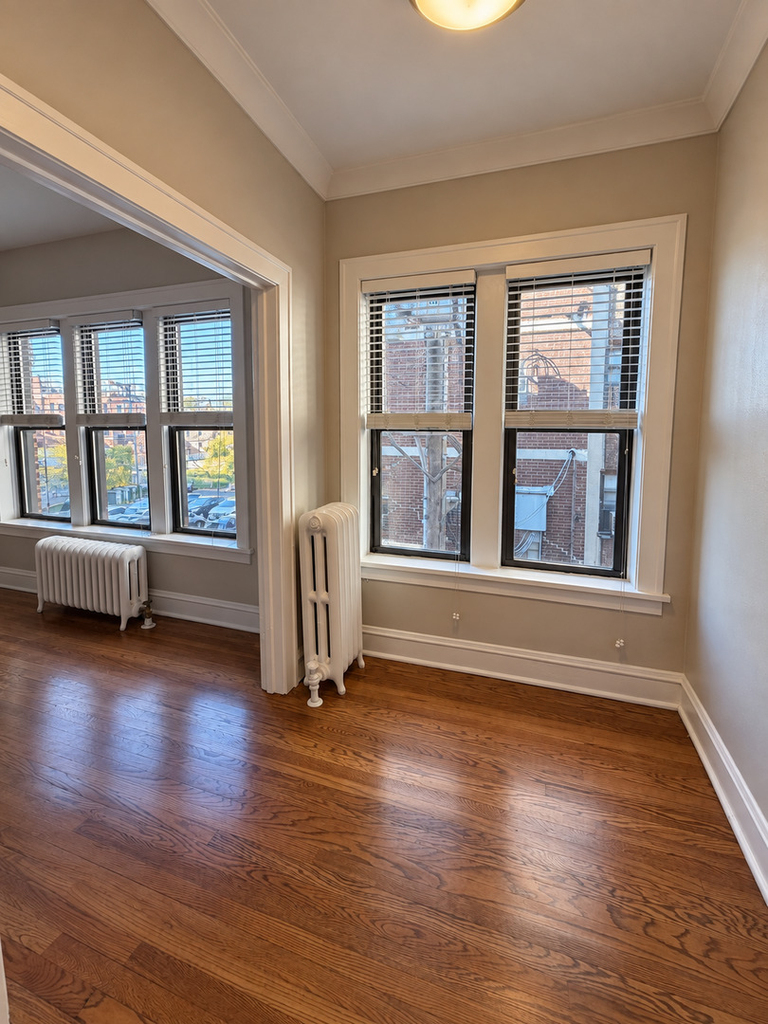 823 W Buena Avenue - Photo 7
