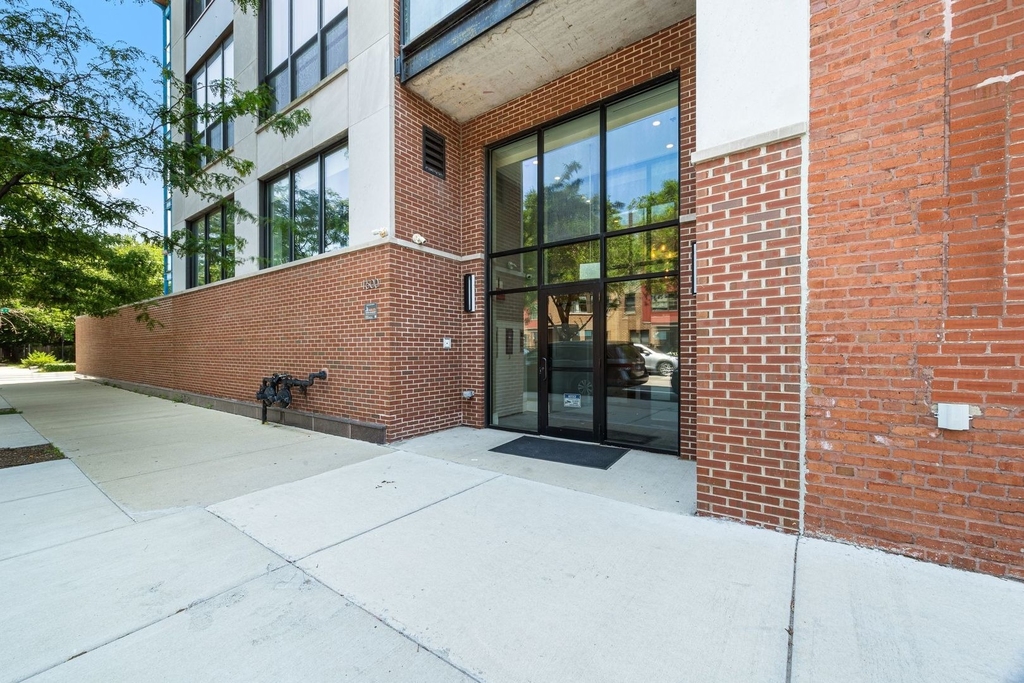 1600 S Jefferson Street - Photo 1