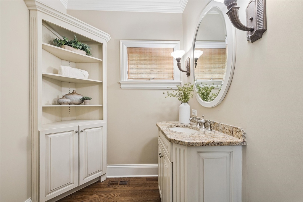 360 N Oak Street - Photo 10