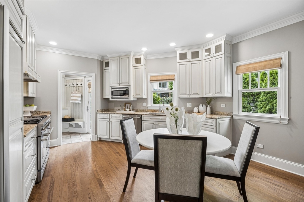 360 N Oak Street - Photo 5