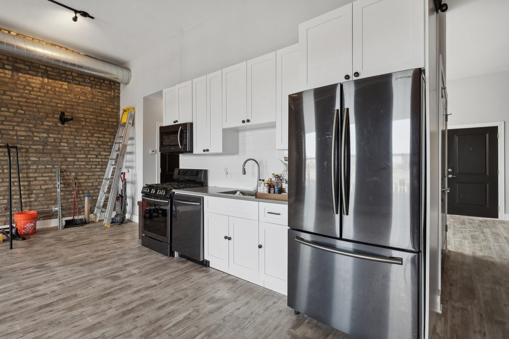 1572 N Milwaukee Avenue - Photo 5