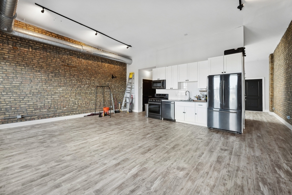 1572 N Milwaukee Avenue - Photo 8