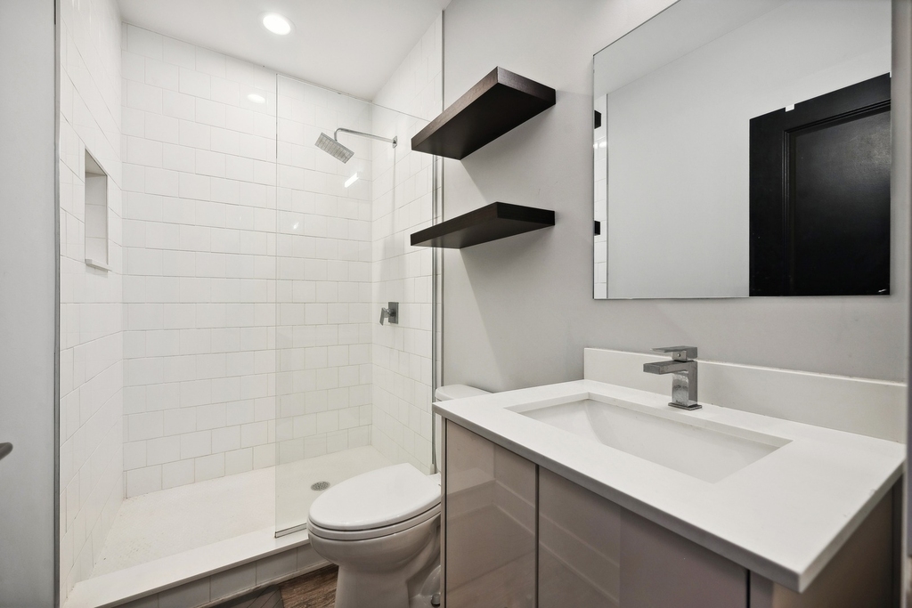 1572 N Milwaukee Avenue - Photo 11